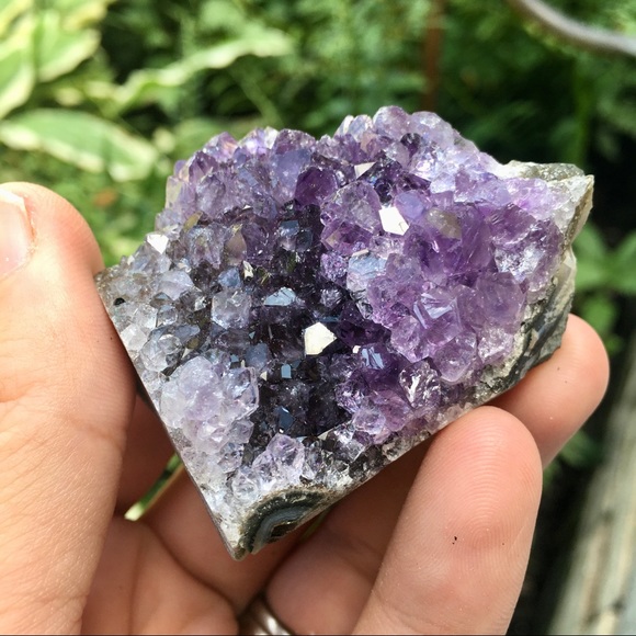 Amethyst raw Geode specimen display decor - Picture 2 of 6